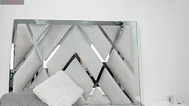 Snapshot of _Hottest_Mature chatting on 12/23/24, 04:06 Hottest Mature online show from 12/23/24, 04:06