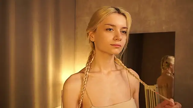 Snapshot of Hi_my_name_is chatting on 03/04/25, 08:27 Hi my name is online show from 03/04/25, 08:27