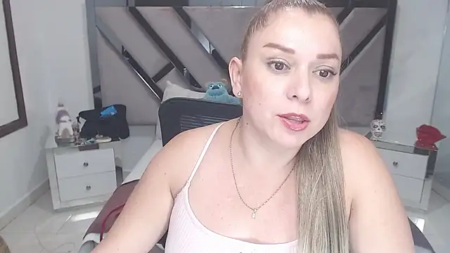 Snapshot of natalia5560 chatting on 03/11/25, 05:57 natalia5560 online show from 03/11/25, 05:57