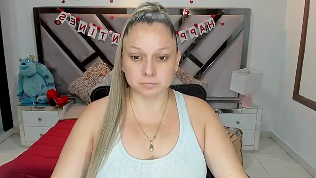 natalia5560 online show from 09/28/25, 01:49