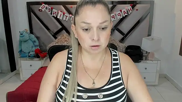 natalia5560 online show from 09/29/25, 12:32