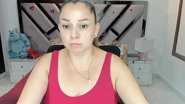 natalia5560 online show from 10/06/25, 12:35