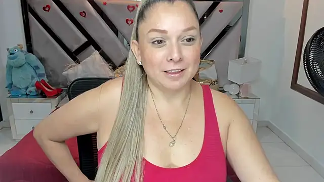 natalia5560 online show from 10/15/25, 01:00