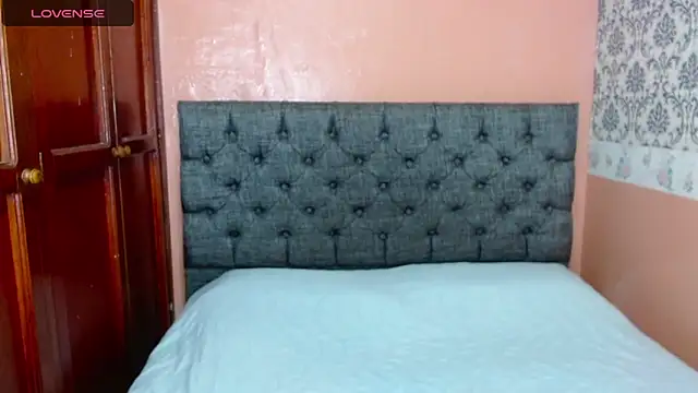Crystal Walls online show from 03/21/25, 06:29
