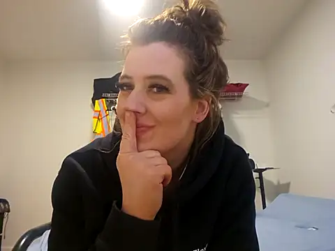 Snapshot of stunnaagirll chatting on 10/11/25, 07:01 stunnaagirll online show from 10/11/25, 07:01