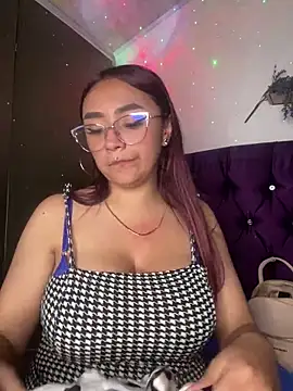 Snapshot of michell_boobs_ chatting on 12/19/24, 10:21 michell boobs online show from 12/19/24, 10:21