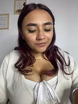 Snapshot of michell_boobs_ chatting on 12/23/24, 12:52 michell boobs online show from 12/23/24, 12:52