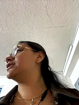 Snapshot of michell_boobs_ chatting on 09/26/25, 01:48 michell boobs online show from 09/26/25, 01:48