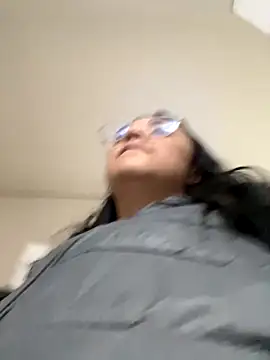 Snapshot of michell_boobs_ chatting on 09/30/25, 01:49 michell boobs online show from 09/30/25, 01:49