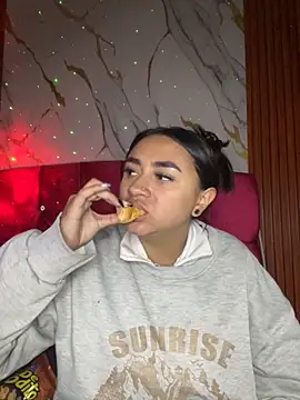 Snapshot of michell_boobs_ chatting on 10/06/25, 01:52 michell boobs online show from 10/06/25, 01:52