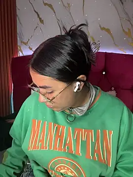 Snapshot of michell_boobs_ chatting on 10/15/25, 01:44 michell boobs online show from 10/15/25, 01:44