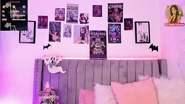 vanesa moon   online show from 10/16/25, 11:50