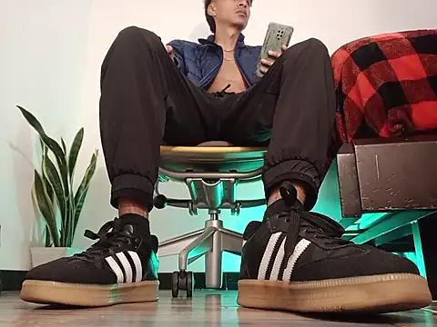 Snapshot of codysmith chatting on 11/18/25, 01:04 codysmith online show from 11/18/25, 01:04