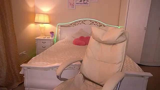 LexxiJoy online show from 03/18/25, 01:42