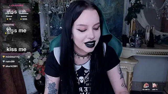 Snapshot of alexx_succubus chatting on 01/13/25, 03:47 alexx succubus online show from 01/13/25, 03:47