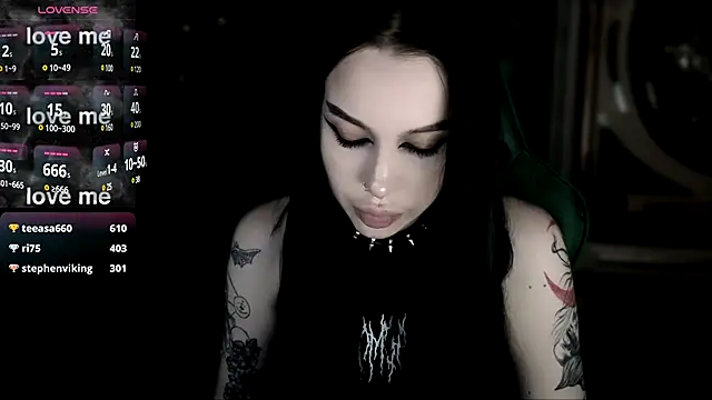 Snapshot of alexx_succubus chatting on 03/10/25, 12:40 alexx succubus online show from 03/10/25, 12:40