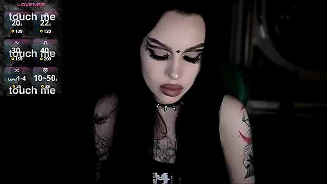 Snapshot of alexx_succubus chatting on 03/22/25, 08:26 alexx succubus online show from 03/22/25, 08:26