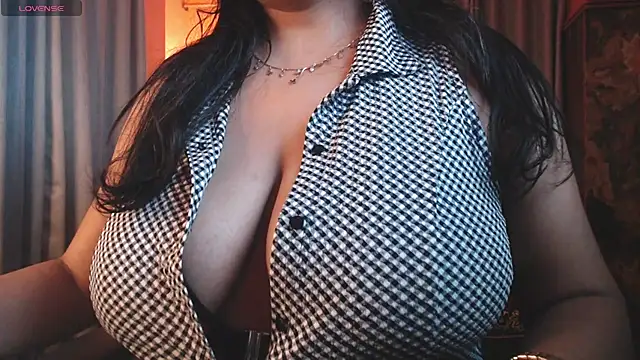 hot menka online show from 07/28/26, 10:31