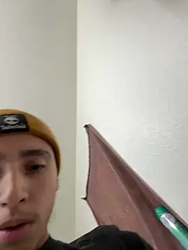 Snapshot of qbaby96 chatting on 12/28/24, 02:11 qbaby96 online show from 12/28/24, 02:11