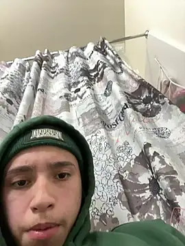 Snapshot of qbaby96 chatting on 01/05/25, 12:42 qbaby96 online show from 01/05/25, 12:42