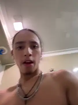 Snapshot of qbaby96 chatting on 01/07/25, 11:37 qbaby96 online show from 01/07/25, 11:37