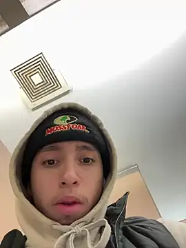 Snapshot of qbaby96 chatting on 01/09/25, 08:03 qbaby96 online show from 01/09/25, 08:03