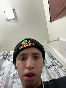 Snapshot of qbaby96 chatting on 01/15/25, 12:36 qbaby96 online show from 01/15/25, 12:36