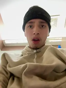 Snapshot of qbaby96 chatting on 01/23/25, 09:39 qbaby96 online show from 01/23/25, 09:39