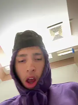 Snapshot of qbaby96 chatting on 02/12/25, 07:55 qbaby96 online show from 02/12/25, 07:55