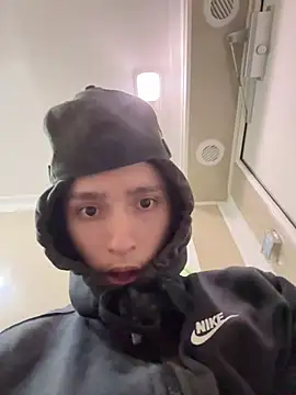 Snapshot of qbaby96 chatting on 02/13/25, 10:02 qbaby96 online show from 02/13/25, 10:02