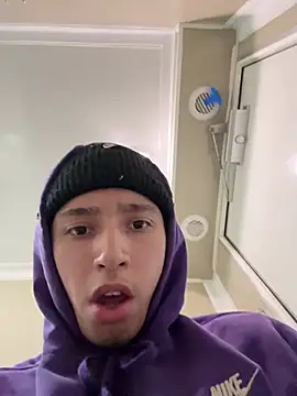 Snapshot of qbaby96 chatting on 02/26/25, 05:53 qbaby96 online show from 02/26/25, 05:53