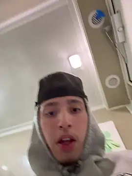 Snapshot of qbaby96 chatting on 03/04/25, 05:53 qbaby96 online show from 03/04/25, 05:53