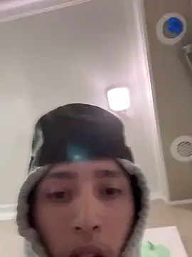 Snapshot of qbaby96 chatting on 03/12/25, 06:40 qbaby96 online show from 03/12/25, 06:40