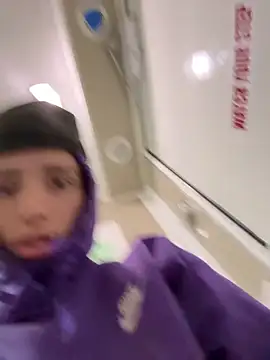 Snapshot of qbaby96 chatting on 03/15/25, 07:20 qbaby96 online show from 03/15/25, 07:20