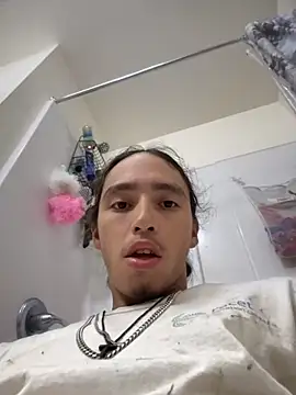 Snapshot of qbaby96 chatting on 09/16/25, 10:05 qbaby96 online show from 09/16/25, 10:05