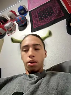 Snapshot of qbaby96 chatting on 10/31/25, 04:19 qbaby96 online show from 10/31/25, 04:19