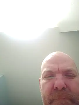 Snapshot of hoodratoui chatting on 11/29/25, 09:56 hoodratoui online show from 11/29/25, 09:56