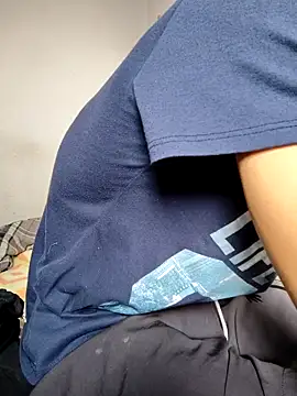 Snapshot of gatoalex89 chatting on 10/24/25, 12:45 gatoalex89 online show from 10/24/25, 12:45