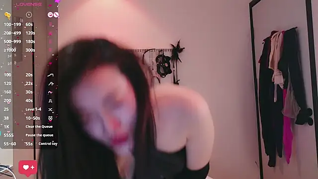 Snapshot of Sweet-521 chatting on 11/04/25, 02:43 Sweet-521 online show from 11/04/25, 02:43