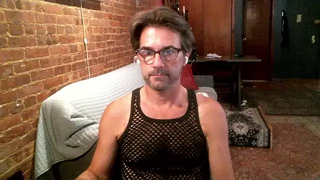 Snapshot of Johnny_Bottoms chatting on 09/27/25, 09:20 Johnny Bottoms online show from 09/27/25, 09:20