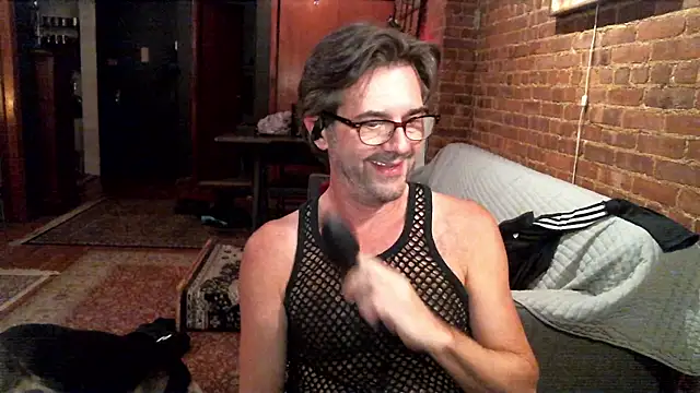 Snapshot of Johnny_Bottoms chatting on 11/14/25, 04:22 Johnny Bottoms online show from 11/14/25, 04:22