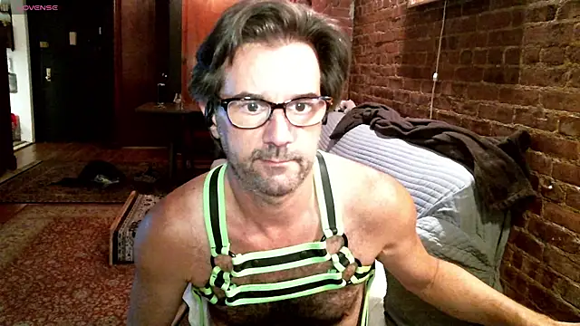 Snapshot of Johnny_Bottoms chatting on 11/26/25, 11:06 Johnny Bottoms online show from 11/26/25, 11:06