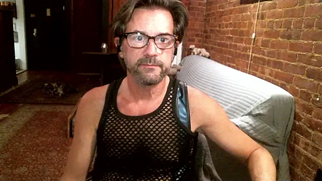 Snapshot of Johnny_Bottoms chatting on 12/04/25, 12:31 Johnny Bottoms online show from 12/04/25, 12:31