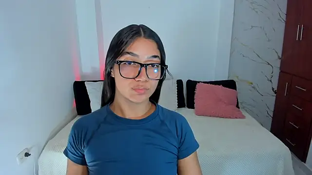 martina roldam online show from 05/14/26, 07:37