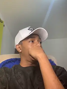 Snapshot of Boy_cock18 chatting on 10/22/25, 08:19 Boy cock18 online show from 10/22/25, 08:19