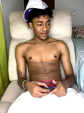 Snapshot of Boy_cock18 chatting on 11/05/25, 06:52 Boy cock18 online show from 11/05/25, 06:52