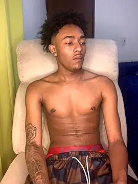 Snapshot of Boy_cock18 chatting on 11/09/25, 02:21 Boy cock18 online show from 11/09/25, 02:21