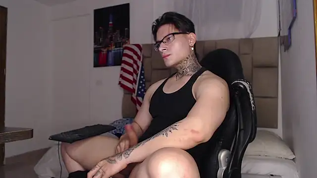 DennisWalkerr online show from 01/10/25, 04:12