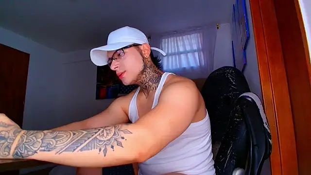 DennisWalkerr online show from 09/23/25, 10:24