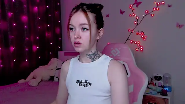 Snapshot of Naughty_Mable chatting on 10/27/25, 12:26 Naughty Mable online show from 10/27/25, 12:26